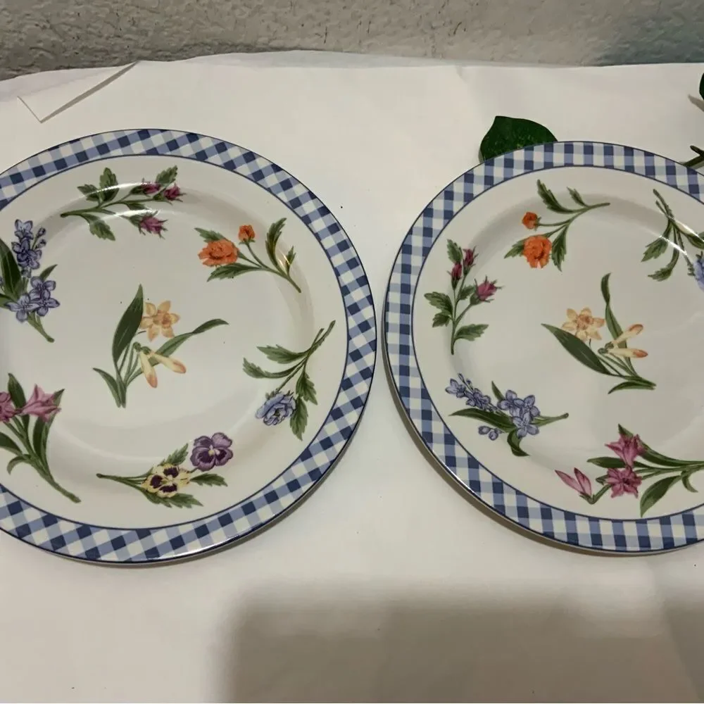 2 AMERICAN ATELIER ELIZABETH 5020 salad Plate 8 1/8” Granny Core Floral A2